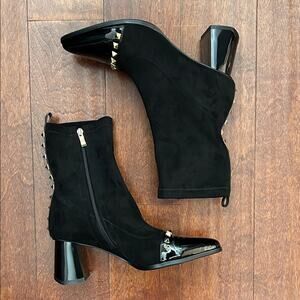 Azura Belindacee black suede and patent leather Studded ankle booties, Size 9.5